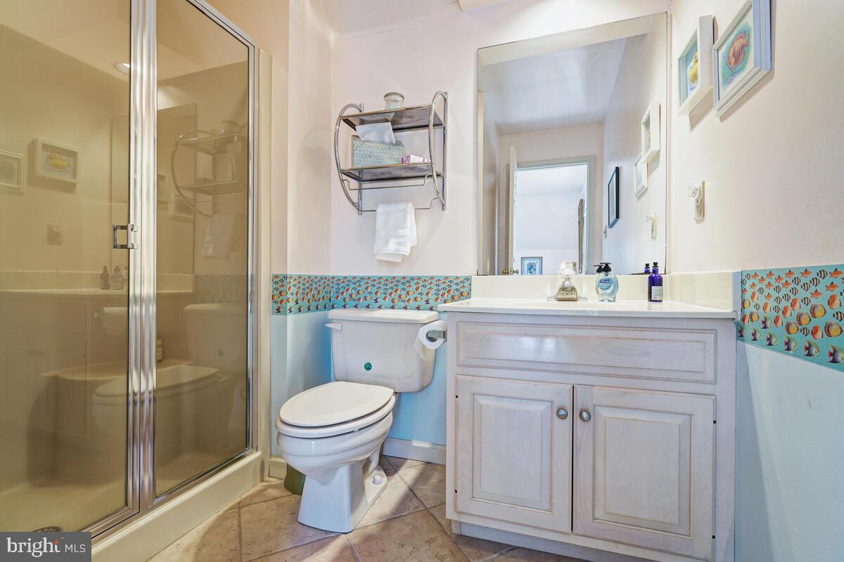 618 Aberdeen Road Kennett Square, PA 19348 - Photo 27 of 36 Second Bedroom EnSuite Full Bath