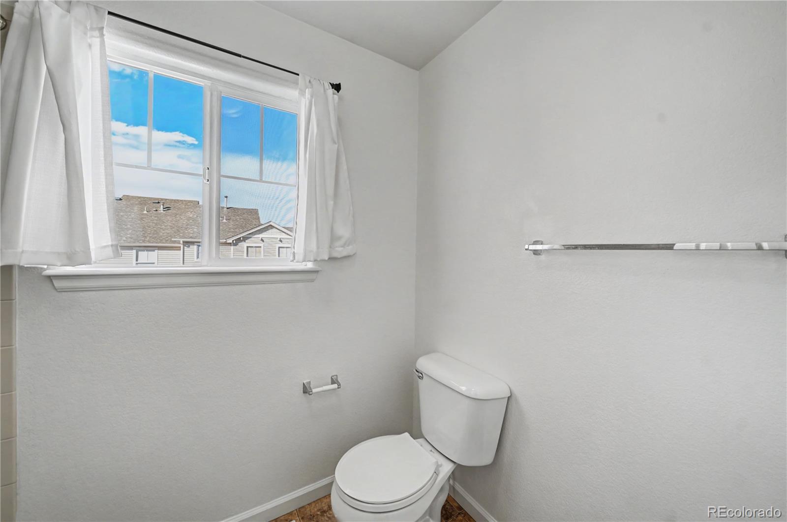 3963 Diamond Ridge View Colorado Springs, CO 80918 - Photo 11 of 19