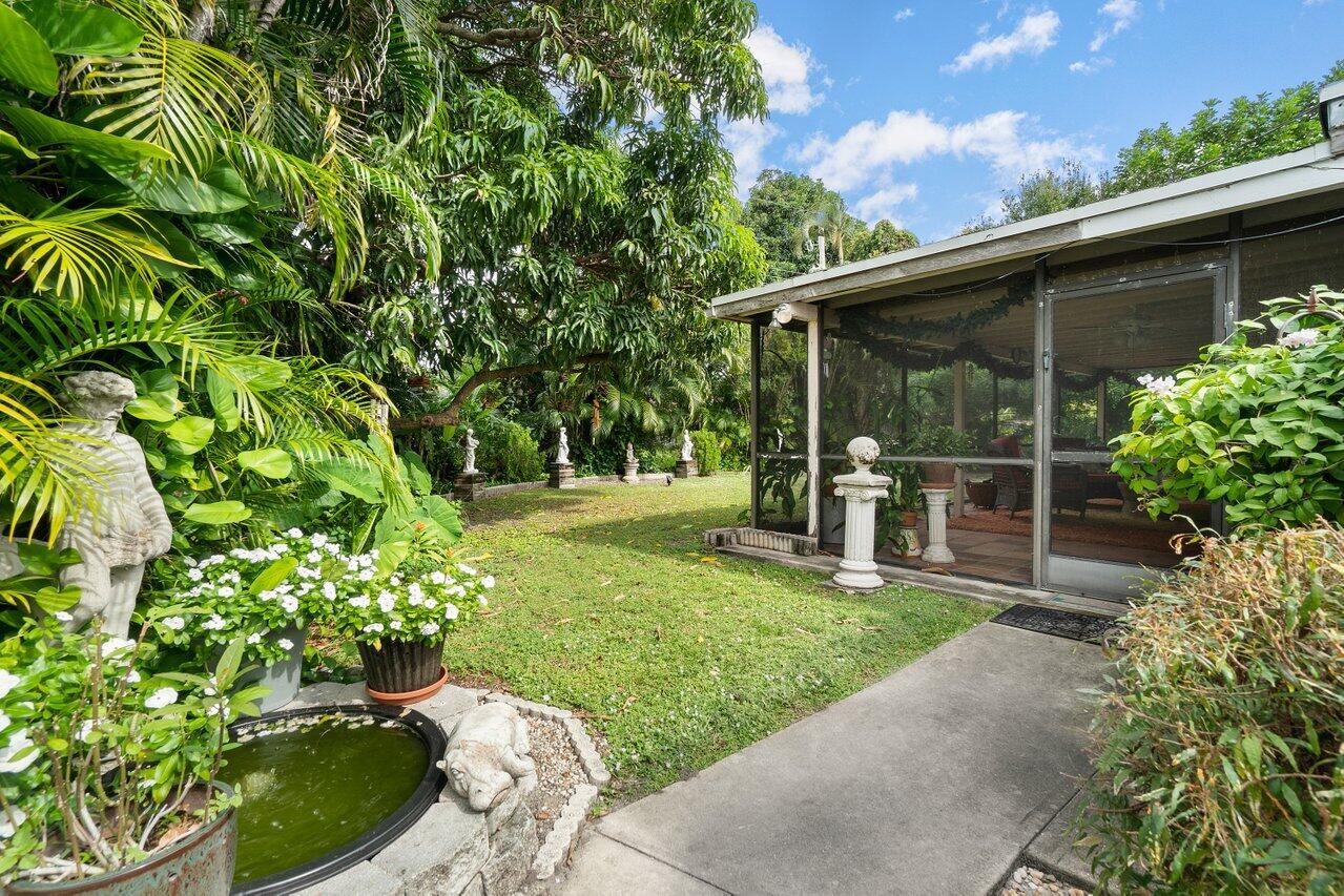 365 Northeast 28th Street Boca Raton, FL 33431 - Photo 25 of 35 Backyard
