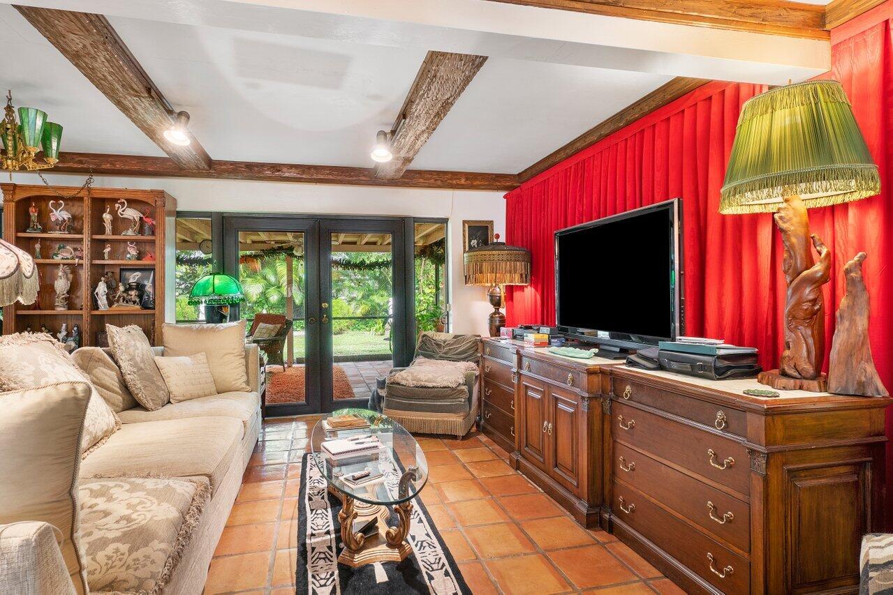 365 Northeast 28th Street Boca Raton, FL 33431 - Photo 7 of 35 Living rm out to patio