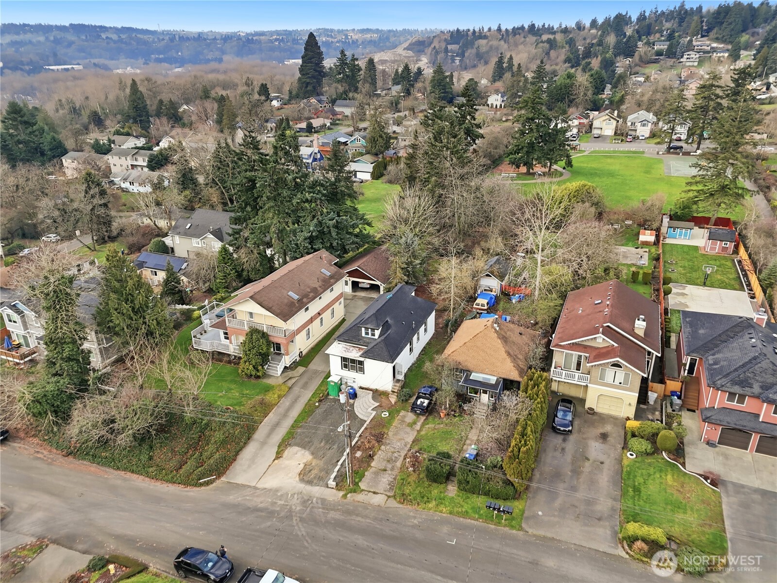 285 Earlington Avenue Southwest Renton, WA 98057 - Photo 13 of 17 Gallery Image 13