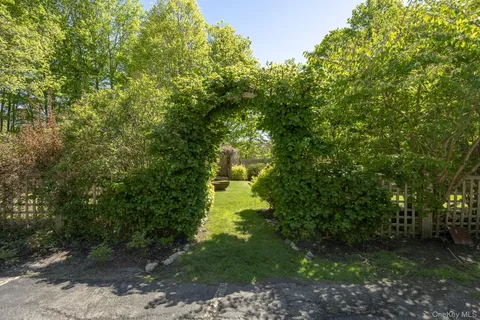 $1,250,000 | 6 Autumn Lane, Amenia, NY 12501