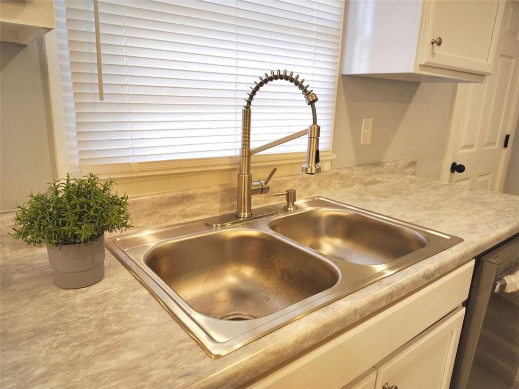 336 Brobston Street Baxley, GA 31513 - Photo 13 of 36