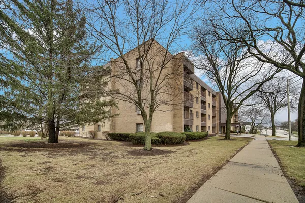 $239,900 | 1133 South Finley Road, Unit 310, Lombard, IL 60148