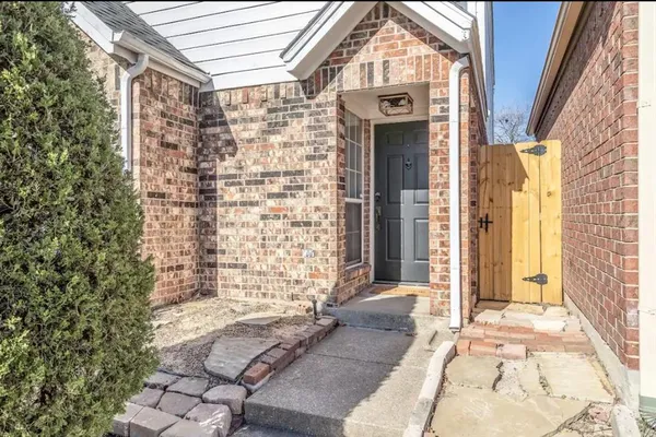 $2,950 | 2943 South Bend Drive, Dallas, TX 75229