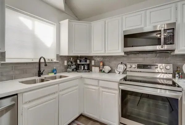 $2,950 | 2943 South Bend Drive, Dallas, TX 75229