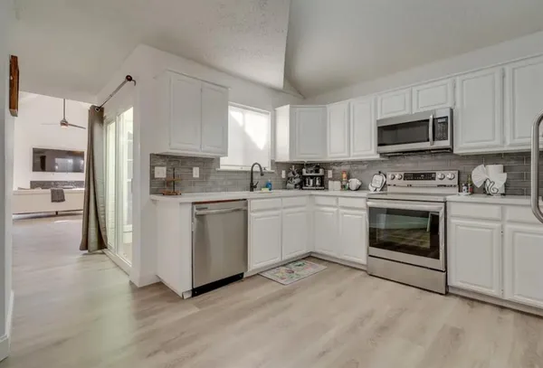 $2,950 | 2943 South Bend Drive, Dallas, TX 75229