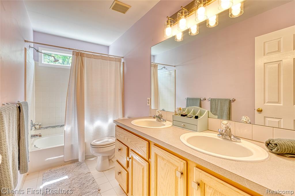 1070 Pointe Pl Court Rochester, MI 48307 - Photo 50 of 79