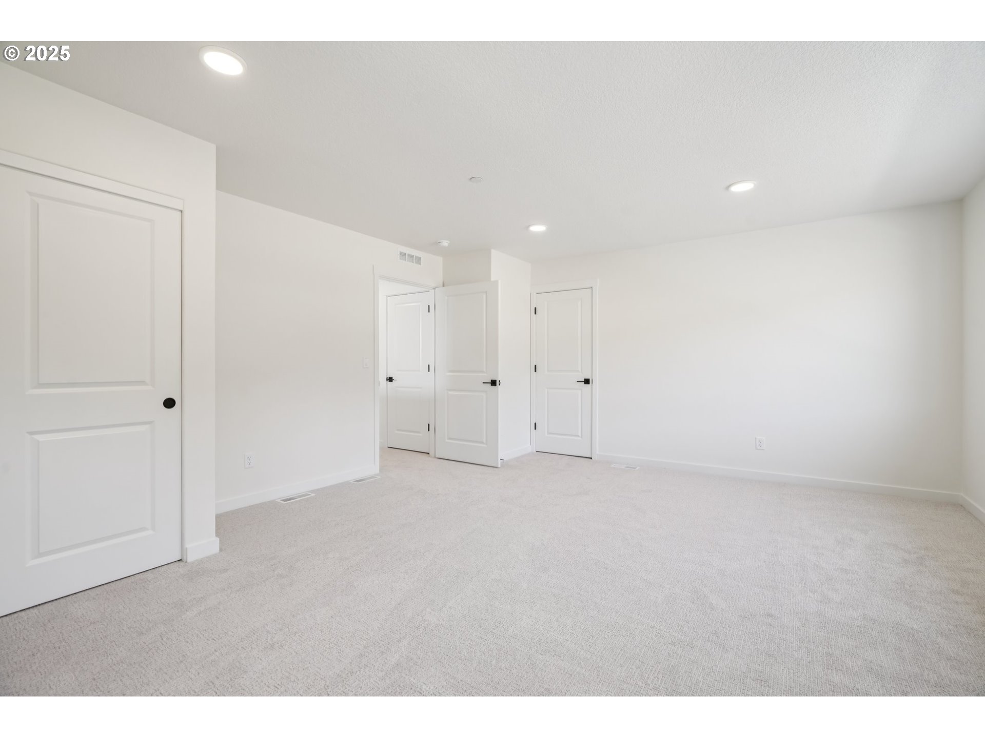 410 West 20th Way La Center, WA 98629 - Photo 25 of 43 a view of an empty room