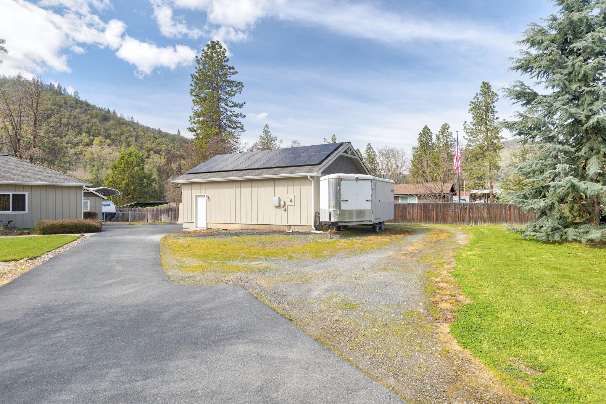 9547 Old Stage Road Central Point, OR 97502 - Photo 6 of 52 4-web-or-mls-9547-old-stage-rd