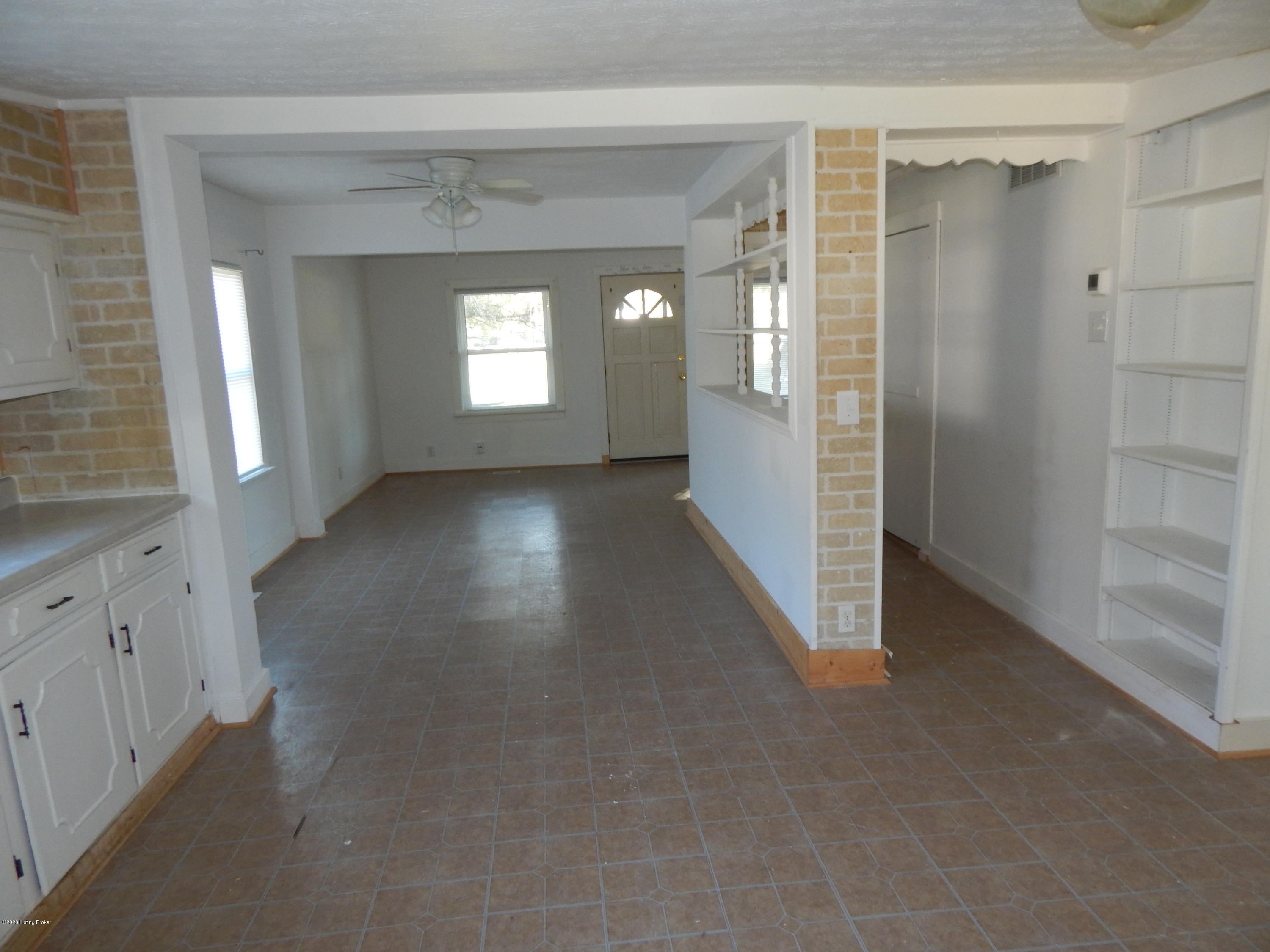 5102 Terry Road Louisville, KY 40216 - Photo 6 of 29 Dining area/family room