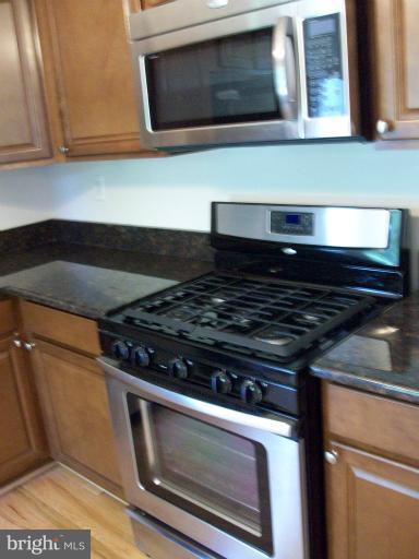 7827 Ontario Road Gainesville, VA 20155 - Photo 16 of 26 Kitchen