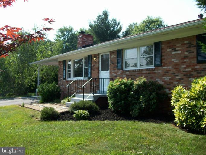 7827 Ontario Road Gainesville, VA 20155 - Photo 21 of 26 Exterior (Front)