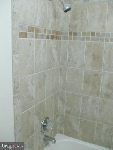 7827 Ontario Road Gainesville, VA 20155 - Photo 8 of 26 Bath