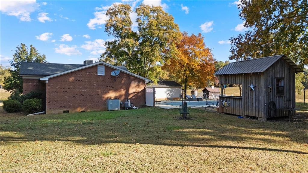 1723 Shiptontown Road Lexington, NC 27292 - Photo 10 of 49 Gallery Image 10