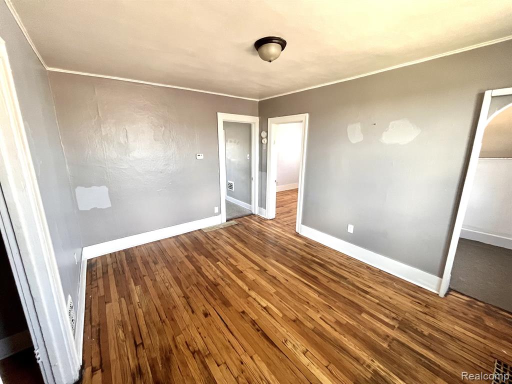 7544 Theut Avenue Warren, MI 48091 - Photo 9 of 16