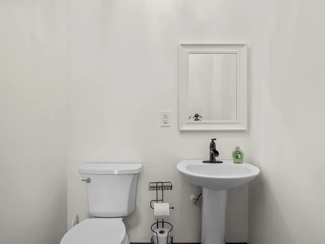 $580,000 | 451 Carriage Gate Drive, Wellford, SC 29385