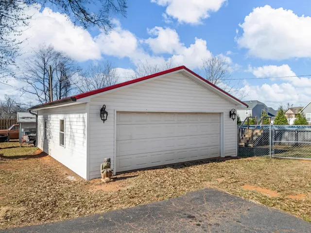$580,000 | 451 Carriage Gate Drive, Wellford, SC 29385