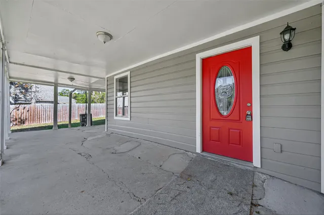 a view of an empty room with window