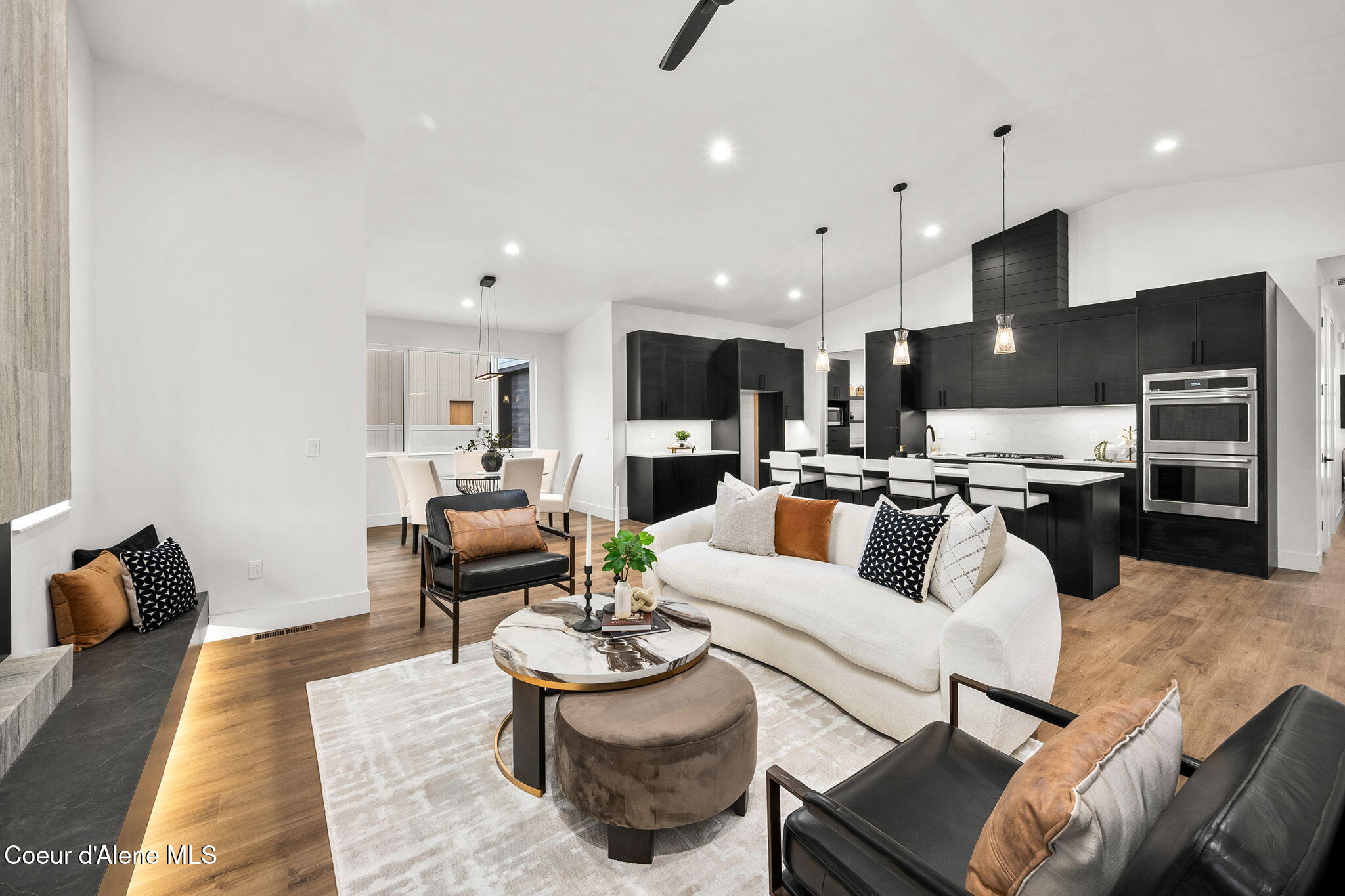 952 East Steeple Chase Road Hayden, ID 83835 - Photo 16 of 34 Living room