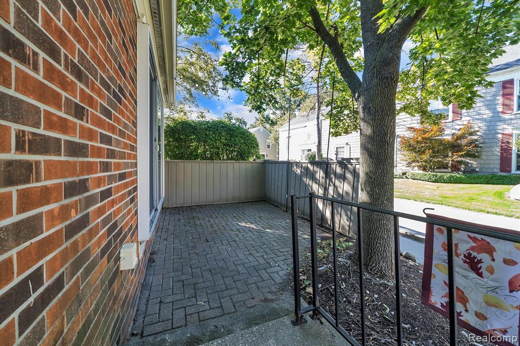 1373 Autumn Lane Rochester Hills, MI 48306 - Photo 10 of 33