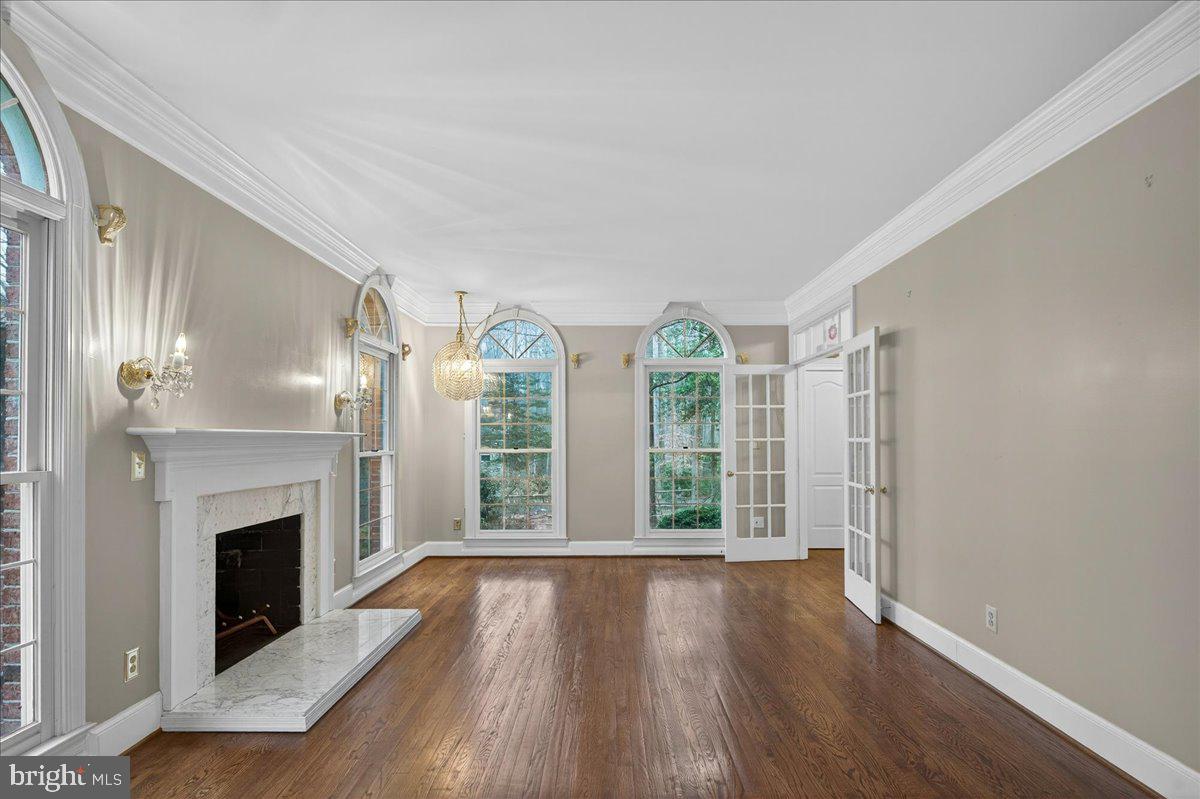 6612 Colchester Road Clifton, VA 20124 - Photo 14 of 93 Bright and airy