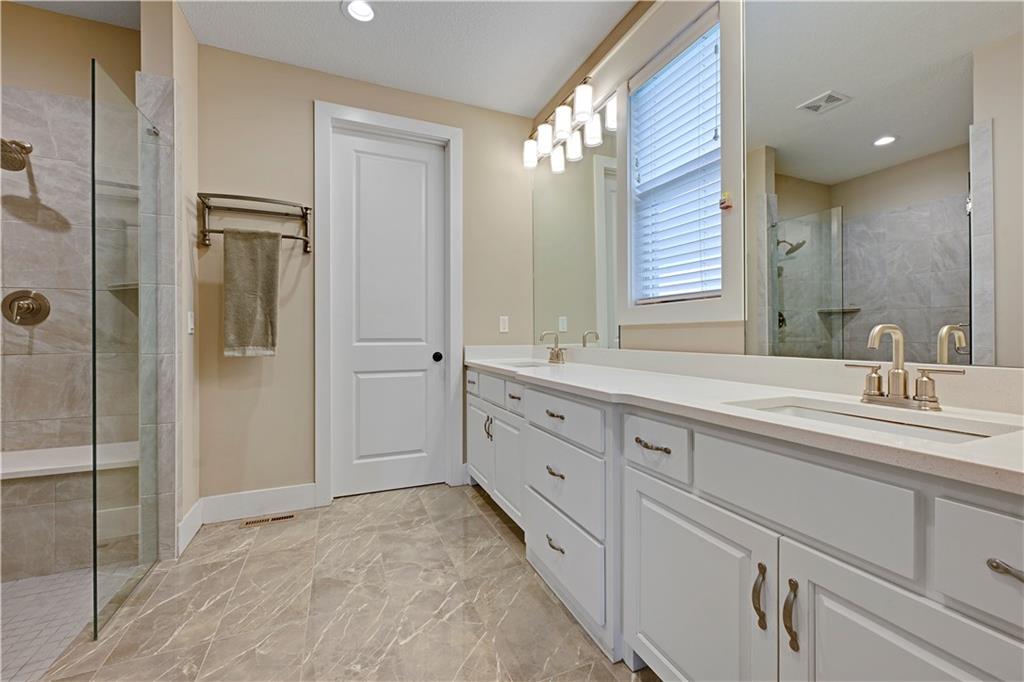 9149 Green Road Lenexa, KS 66227 - Photo 19 of 44