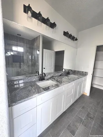 $368,900 | 123 Ranchero, Natalia, TX 78059