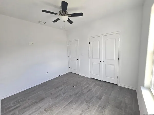 $368,900 | 123 Ranchero, Natalia, TX 78059