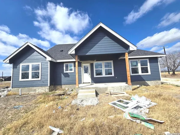 $368,900 | 123 Ranchero, Natalia, TX 78059