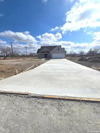 $368,900 | 123 Ranchero, Natalia, TX 78059