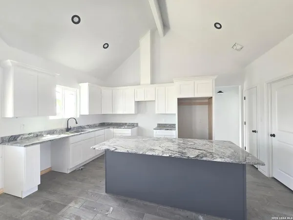 $368,900 | 123 Ranchero, Natalia, TX 78059