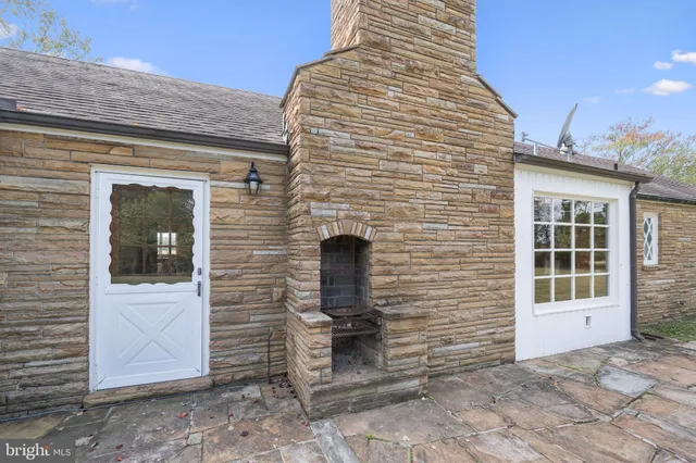 a view of a house with a big yard