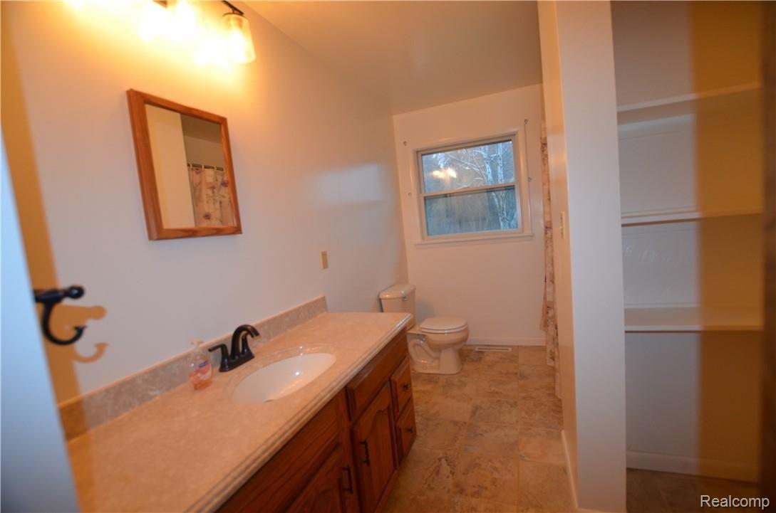 720 East Bennington Road Owosso, MI 48867 - Photo 13 of 25 DSC_0024.JPG