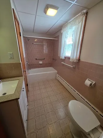 $2,800 | 551 Anthony Street, Unit 12, Fall River, MA 02721
