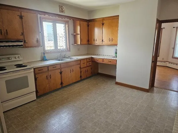 $2,800 | 551 Anthony Street, Unit 12, Fall River, MA 02721