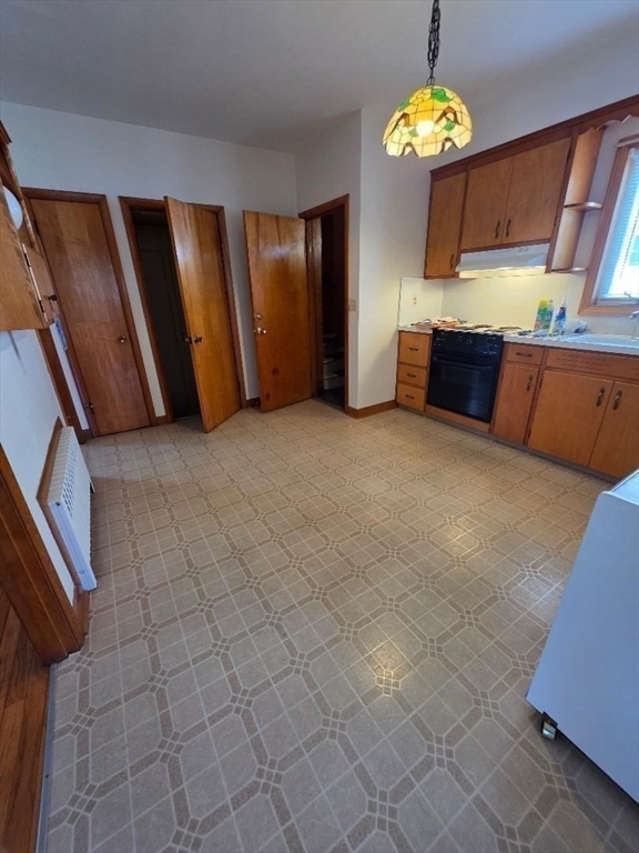 551 Anthony Street, Unit 12 Fall River, MA 02721 - Photo 9 of 34