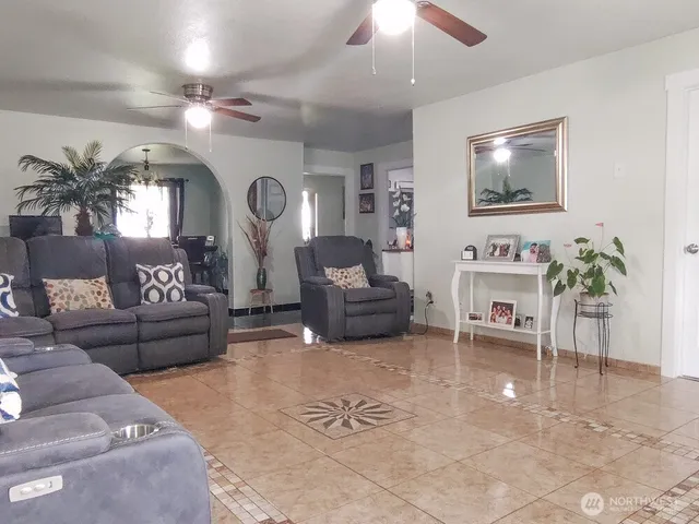 $757,500 | 12749 Dodson Road South, Royal City, WA 99357