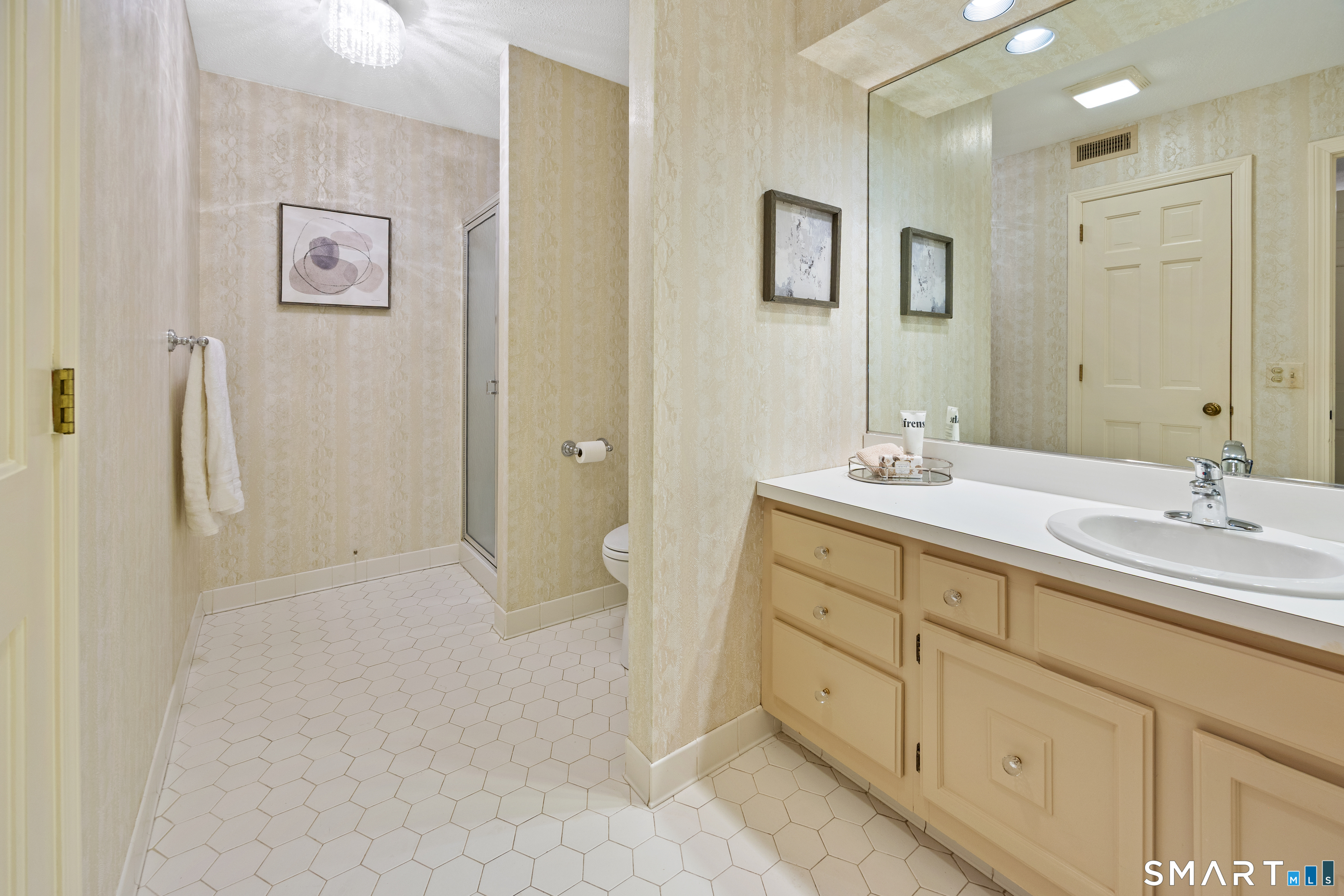 580 Mountain Road, Unit C West Hartford, CT 06117 - Photo 18 of 40