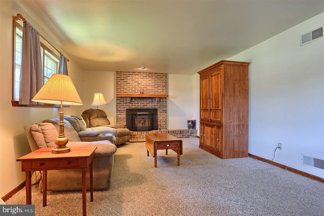 102 Royal Road Palmyra, PA 17078 - Photo 3 of 25 Gallery Image 3