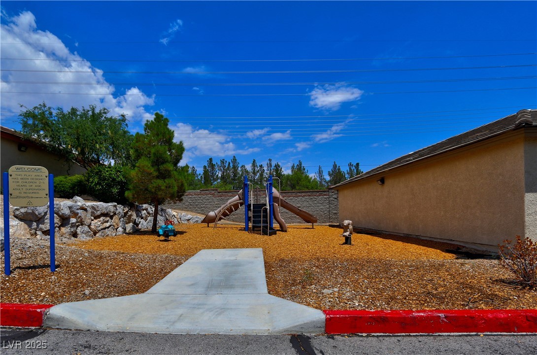 10225 King Henry Avenue, Unit 104 Las Vegas, NV 89144 - Photo 23 of 24 View of yard