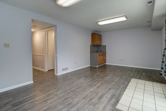 $2,500 | 24218 West Main Street, Plainfield, IL 60544