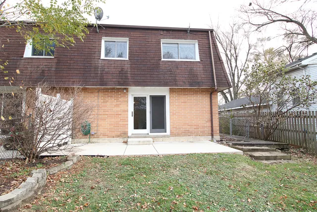 $2,500 | 24218 West Main Street, Plainfield, IL 60544