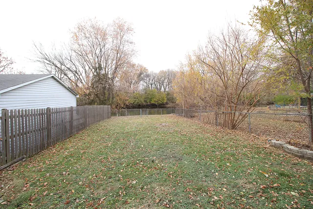 $2,500 | 24218 West Main Street, Plainfield, IL 60544