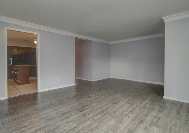 $2,500 | 24218 West Main Street, Plainfield, IL 60544