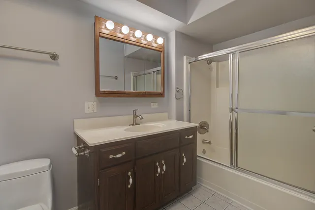 $2,500 | 24218 West Main Street, Plainfield, IL 60544