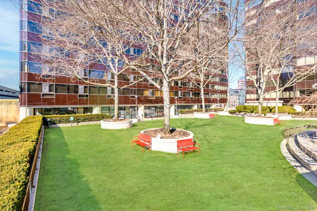 $319,900 | 127 Greyrock Place, Unit 607, Stamford, CT 06901