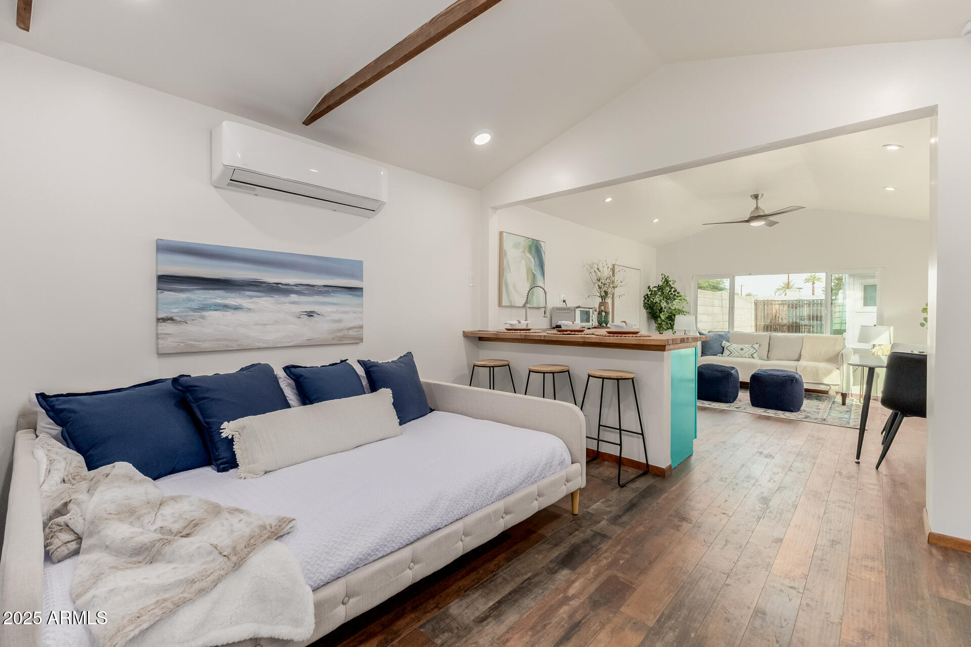 1305 East Granada Road Phoenix, AZ 85006 - Photo 24 of 35 a bedroom with furniture and a table