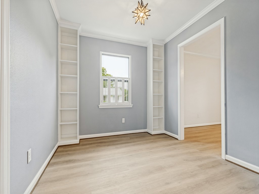 5933 Birdwood Road Houston, TX 77074 - Photo 15 of 30 Gallery Image 15