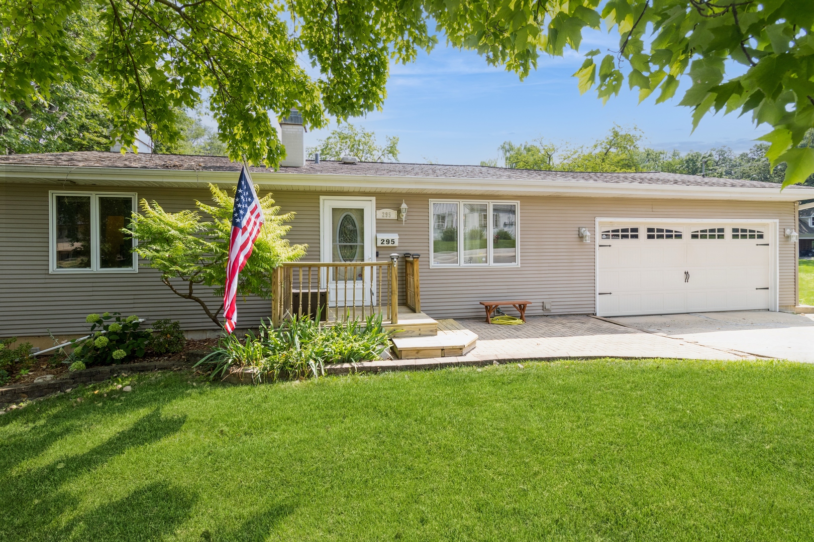 295 South Walnut Street South Elgin, IL 60177 - Photo 1 of 34